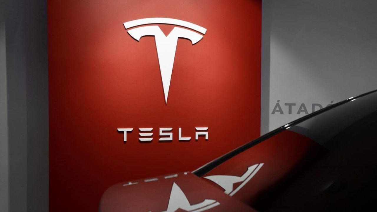 Tesla Stock Price: Bull vs. Bear – Where Will TSLA Be by December 2024?