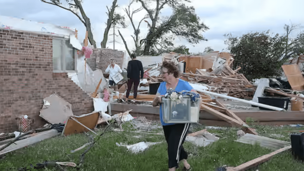 Iowa Tornado Aftermath: Greenfield Struggles to Rebuild