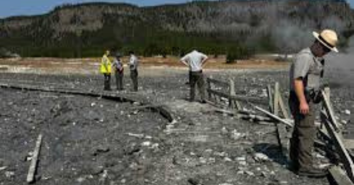 Yellowstone Hydrothermal Explosion Surprises Tourists